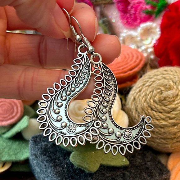 Silver Boho Mandala Dangle Drop Earrings - Picture 3 of 4